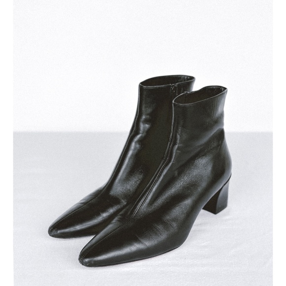 VINCE BLACK LEATHER ANKLE BOOT - Picture 1 of 6